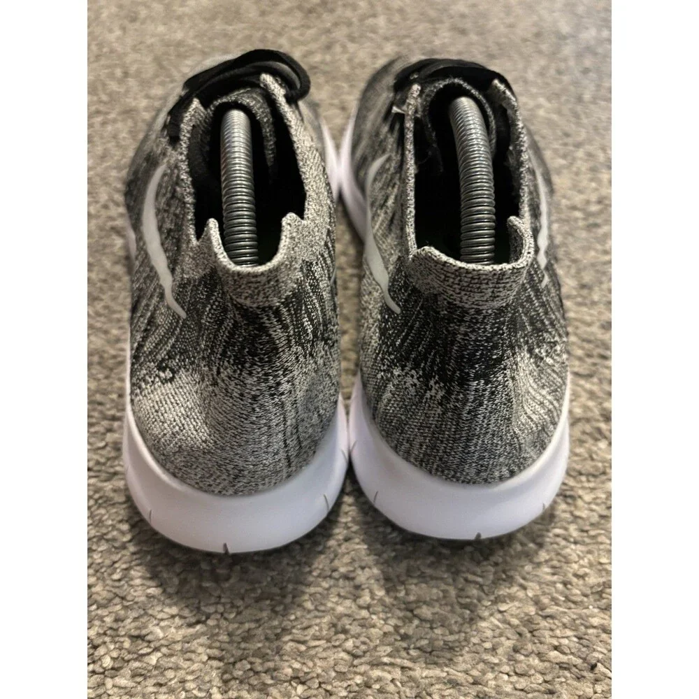 Nike Free RN Flyknit Men's Size 11 Running Shoes Black White Oreo